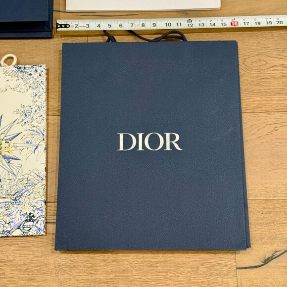 Dior Shopping Bag - Picture 4 of 8